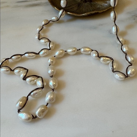 Love Heals white freshwater pearl necklace - Picture 3 of 3
